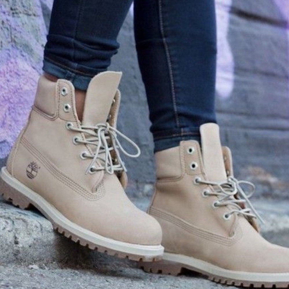 Timberland Boots WOMEN’s size 10.5, Men Size 8.5